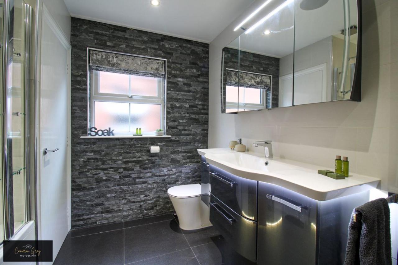 Nice 2 Bed House, Office, Wi-Fi, Free Parking 벨파스트 외부 사진