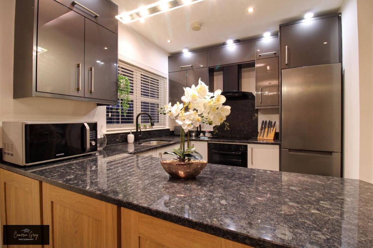 Nice 2 Bed House, Office, Wi-Fi, Free Parking 벨파스트 외부 사진